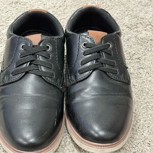 Black Leather Lace-Up Shoes